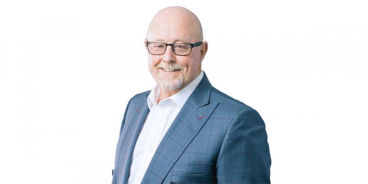 IAG announces chief executive's retirement